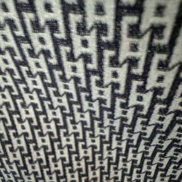 Very flattering. Button up blue and white pattern jacket. Flap pockets - Picture 2 of 6